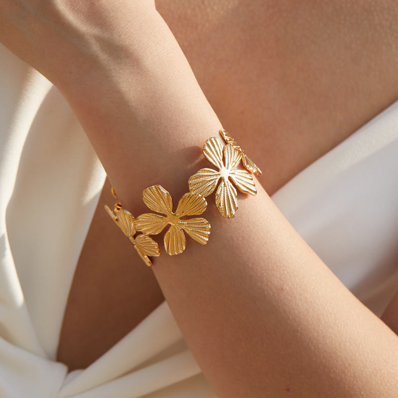Broad Bracelet (9026)