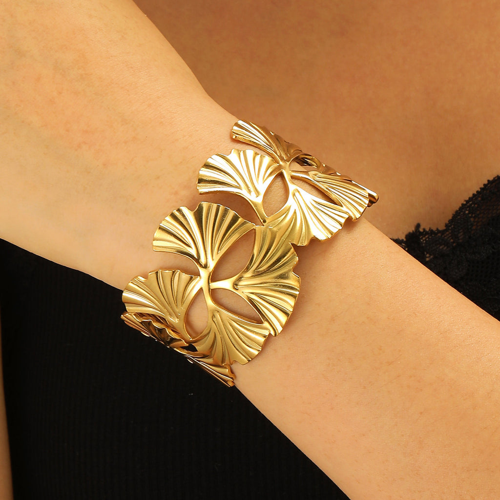 Broad Bracelet (4084)