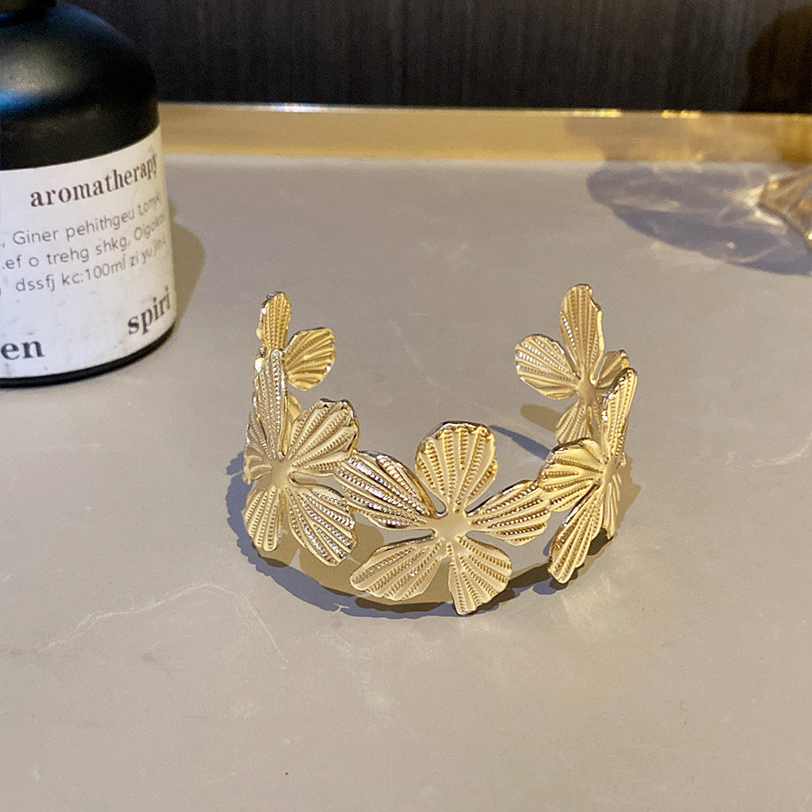 Broad Bracelet (9026)