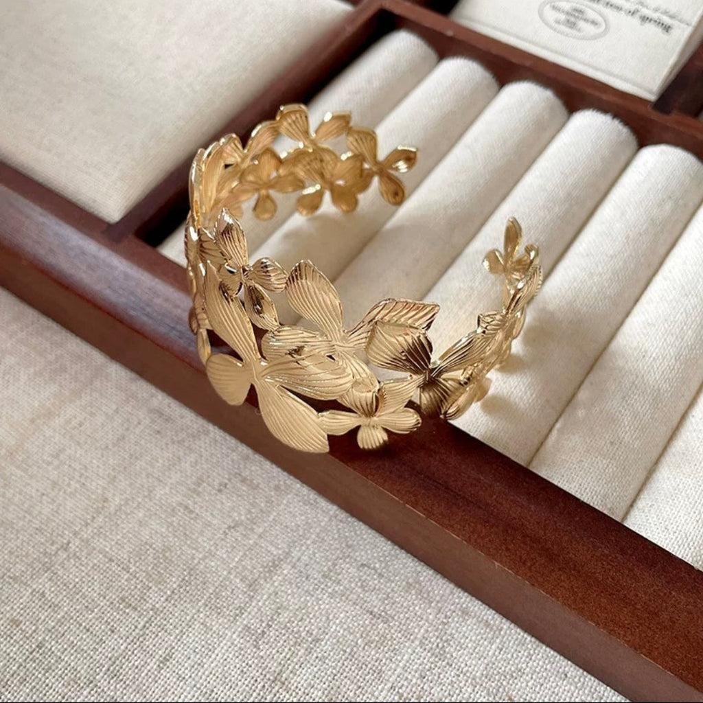 Broad Bracelet (6035)