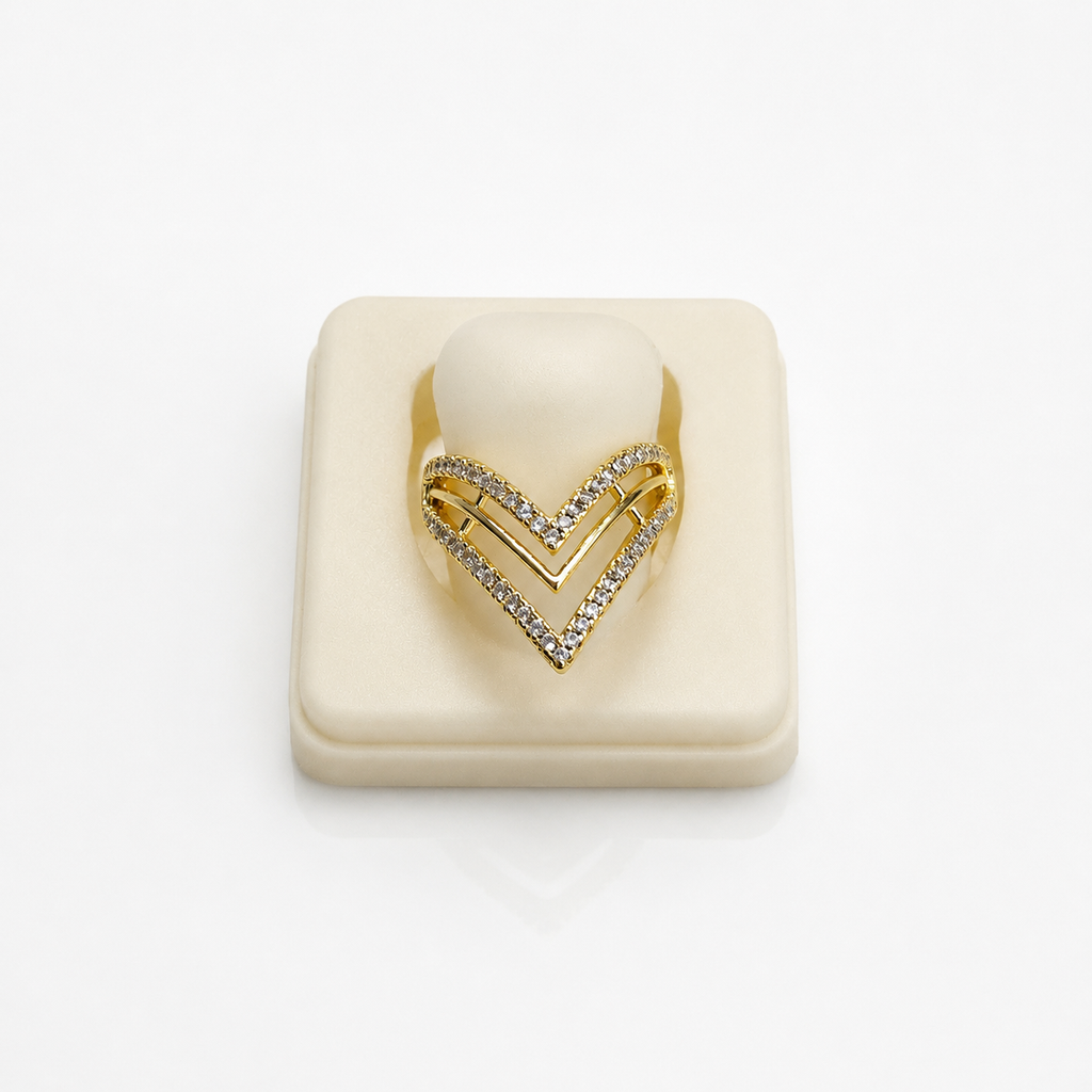AD cz V Ring (9633)