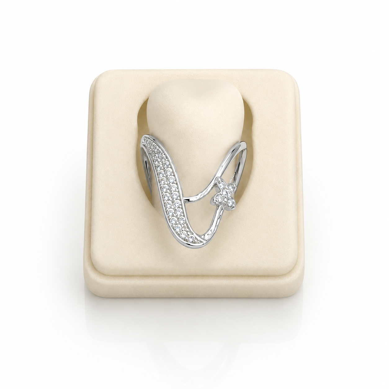 AD cz V Ring (9571)
