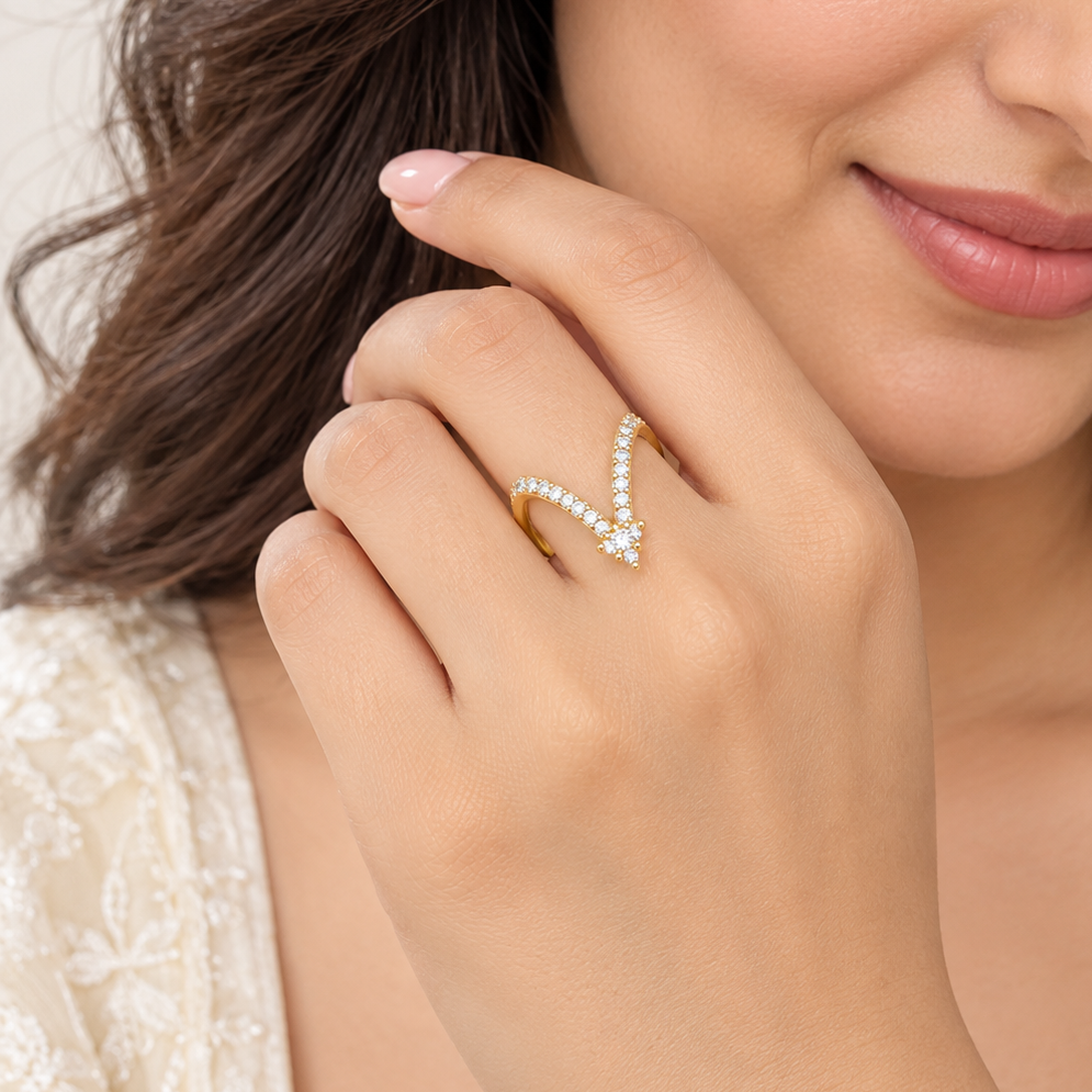 AD cz V ring (9662)