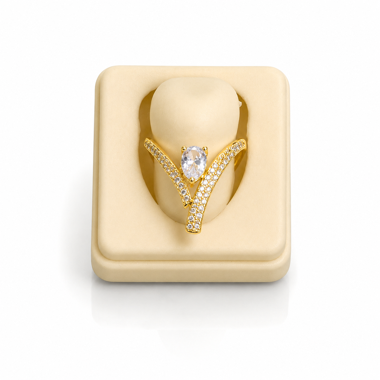 AD cz V Ring (9645)