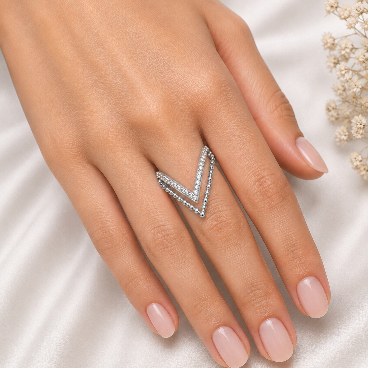 AD cz V Ring (9558)