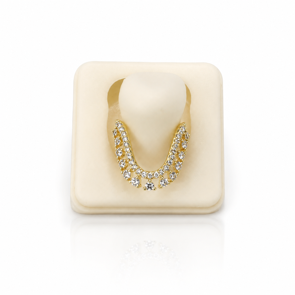 AD cz V Ring (9629)