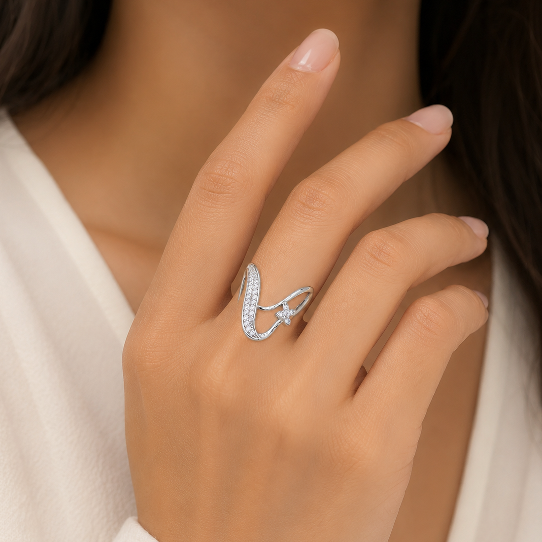 AD cz V Ring (9584)