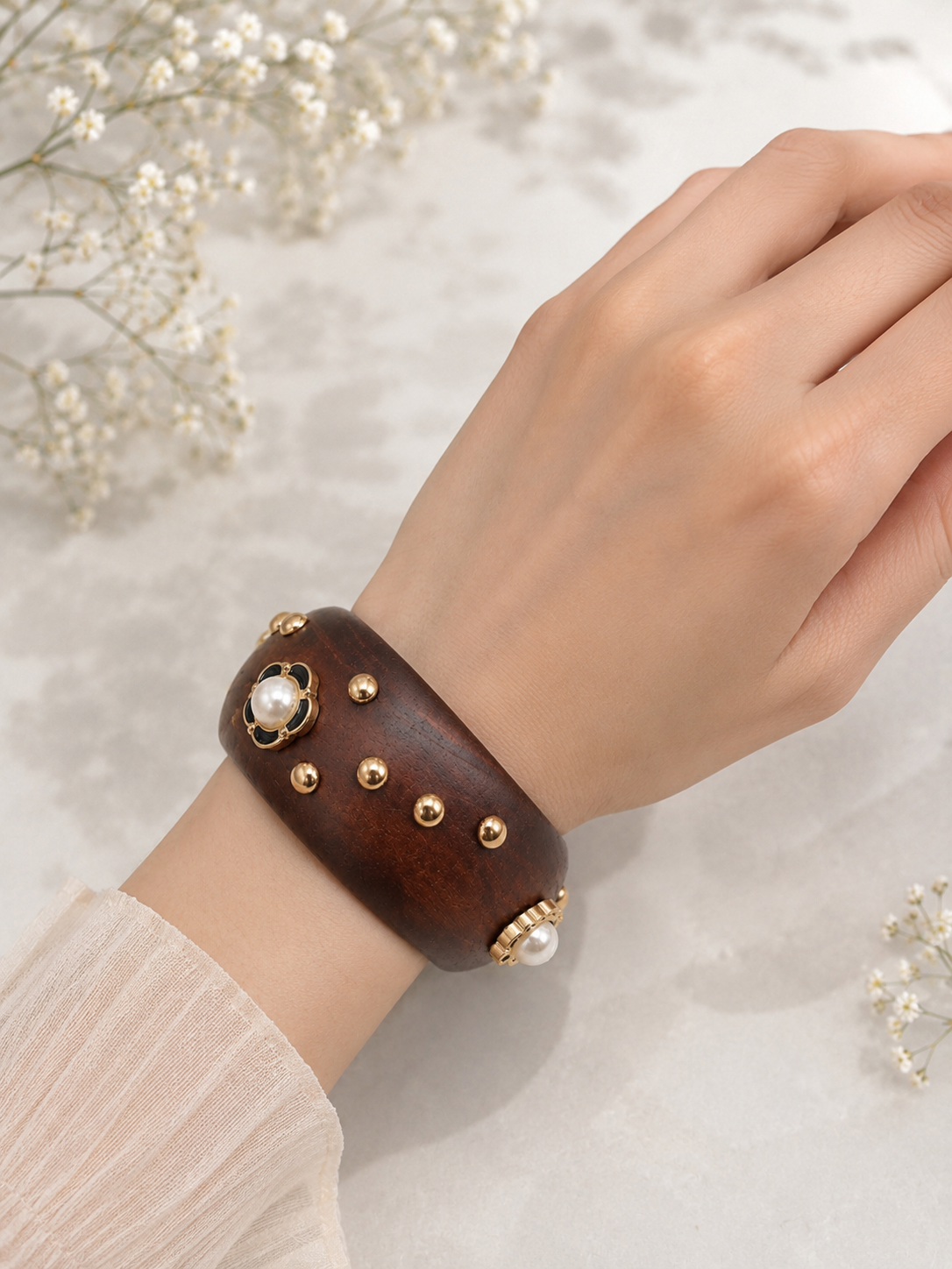 Rivet bracelet (2048)