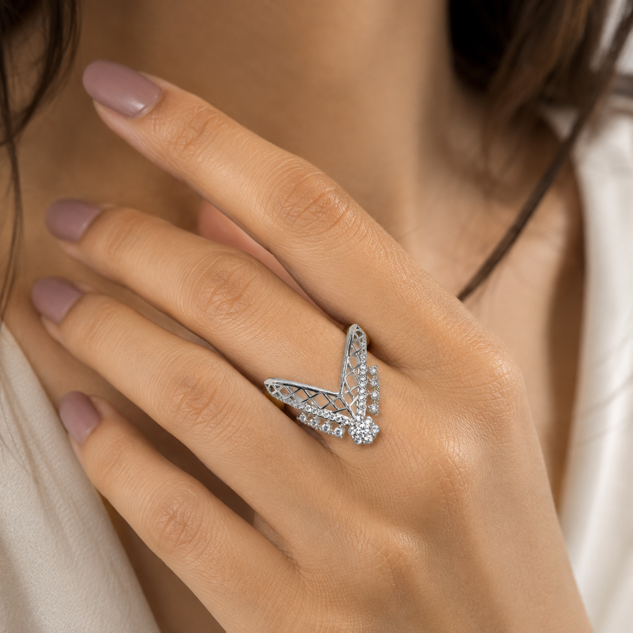 AD cz V Ring (9570)