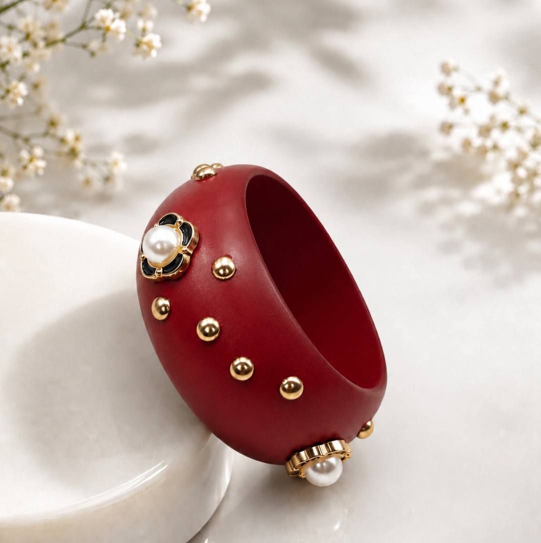 Rivet bracelet (2077)