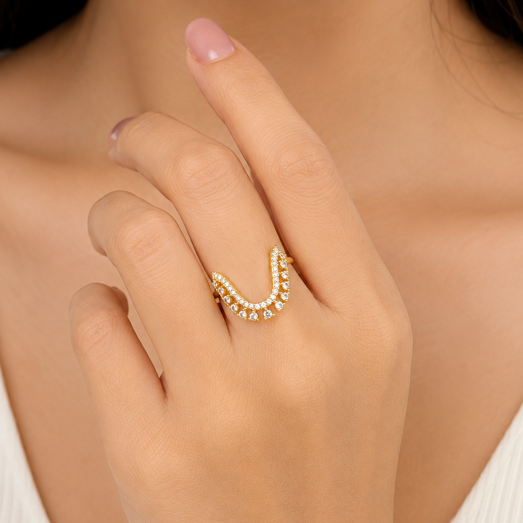 AD cz V Ring (9629)